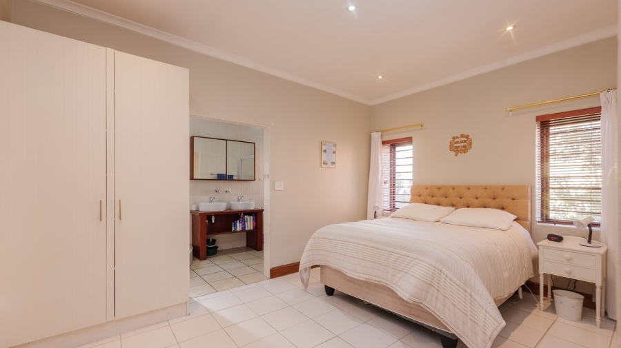 5 Bedroom Property for Sale in Bredasdorp Western Cape